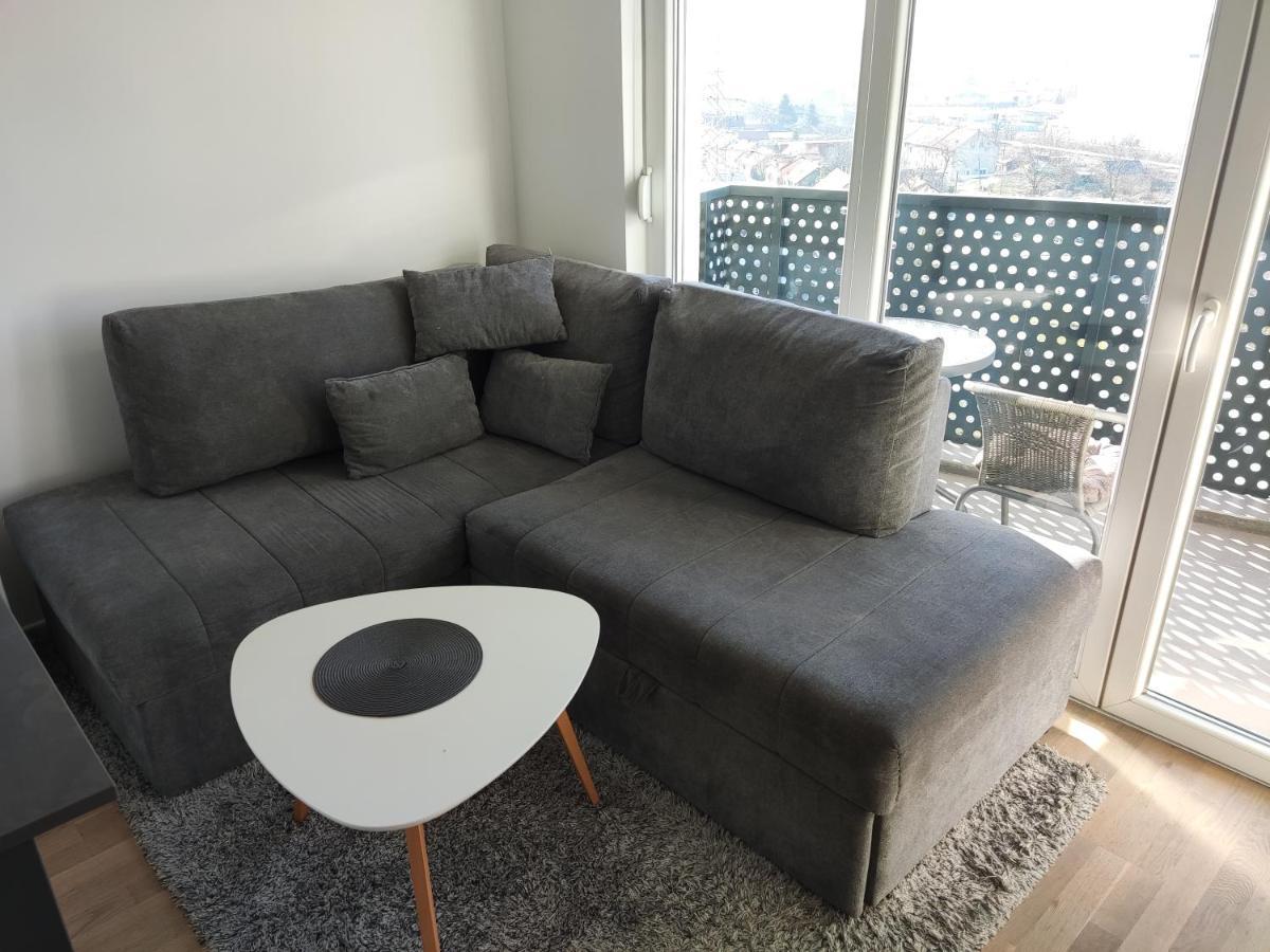 Apartmani Sarah 2 图兹拉 外观 照片